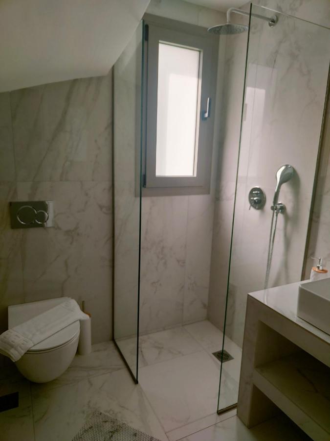 Alpha Villas 根纳迪 外观 照片