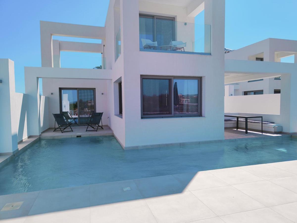 Alpha Villas 根纳迪 外观 照片