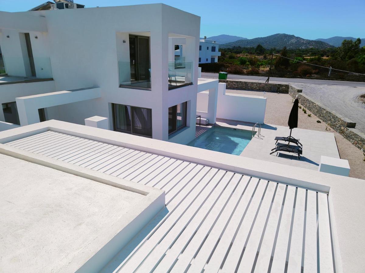 Alpha Villas 根纳迪 外观 照片
